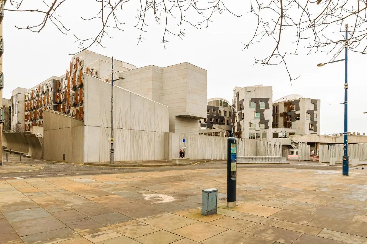 Tony Asga - Tony'S Apartment Heart Of Edinburgh City Centre Sleeps 2 0*,  United Kingdom