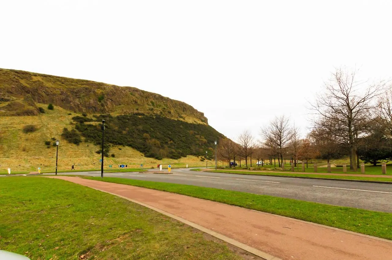 Tony Asga - Tony'S Apartment Heart Of Edinburgh City Centre Sleeps 2 United Kingdom